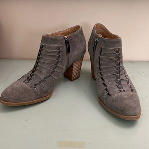 Franco Sarto zip gray suede bootie 7.5